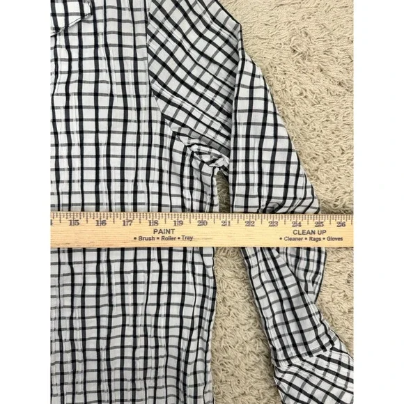 Foxcroft Shaped Fit Black And White Striped Crinkle Button Up Shirt Size 10 Work - Picture 10 of 11